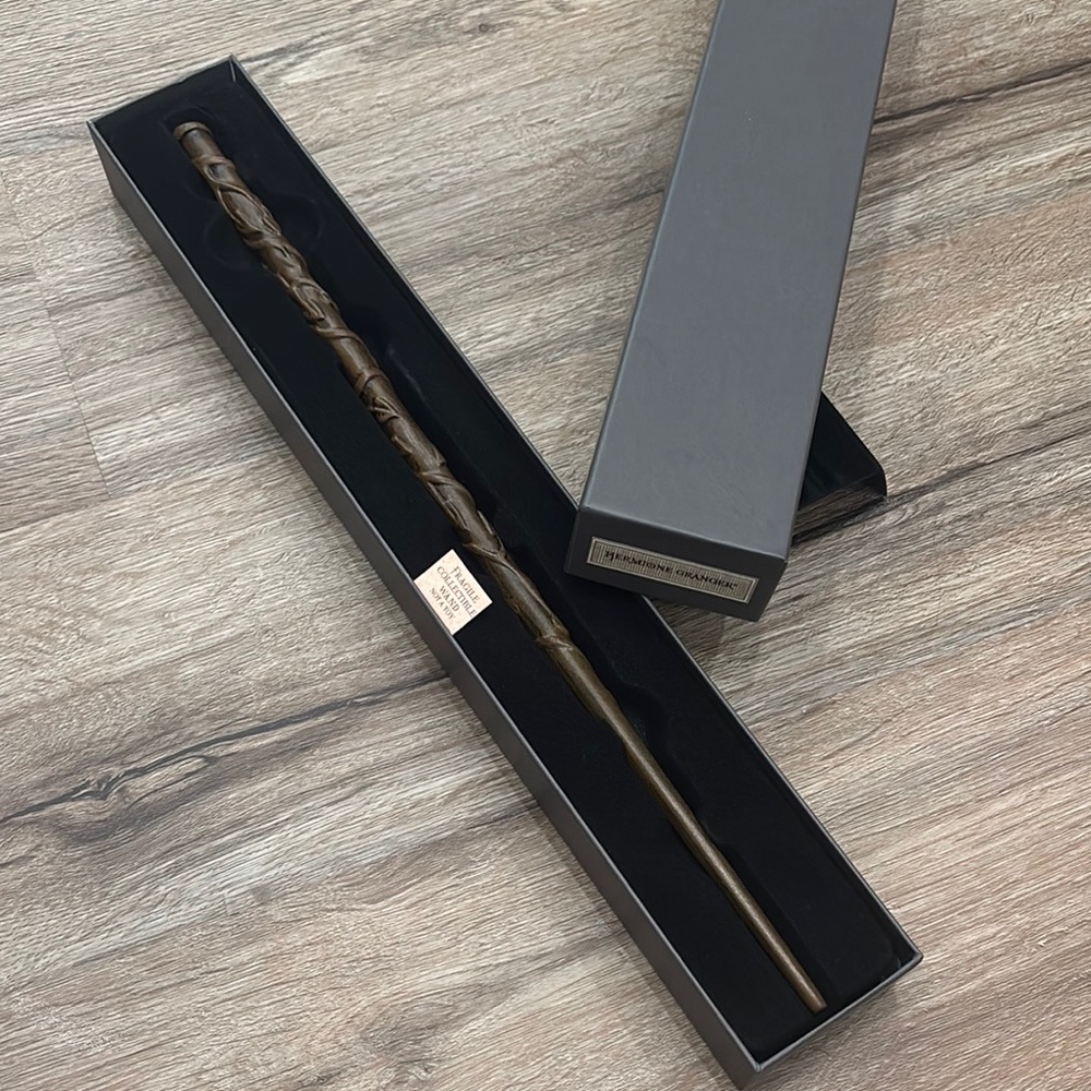Warner Bros. Wizarding World Wand. Hermione Granger